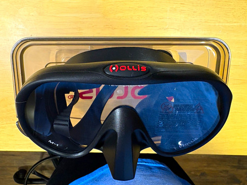 Hollis scuba snorkeling - scuba,