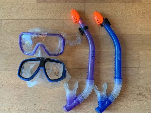 Pair goggles and - of, snorkel